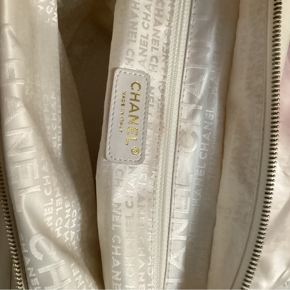 Chanel marshmallow tote. - Picture 9 of 12